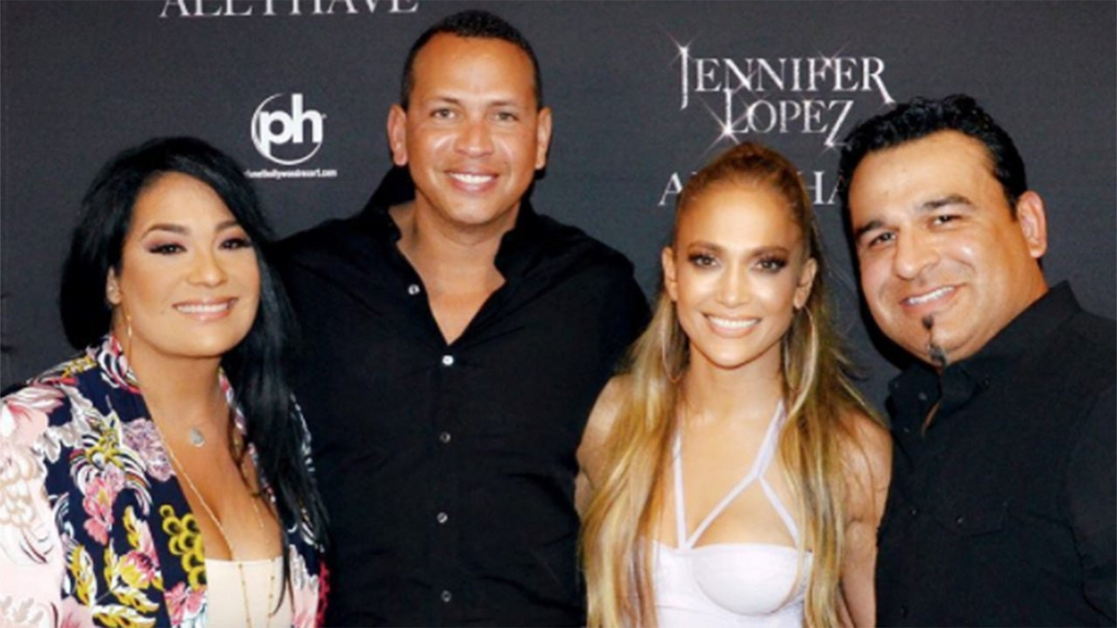 Jennifer Lopez reunites with Suzette Quintanilla