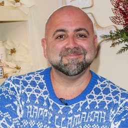 Food Network Star Duff Goldman Marries Girlfriend Johnna Colbry While Surrounded by Dinosaurs
