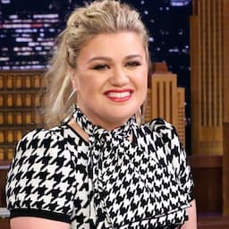 Kelly Clarkson Spotted Without Wedding Ring After Filing for Divorce