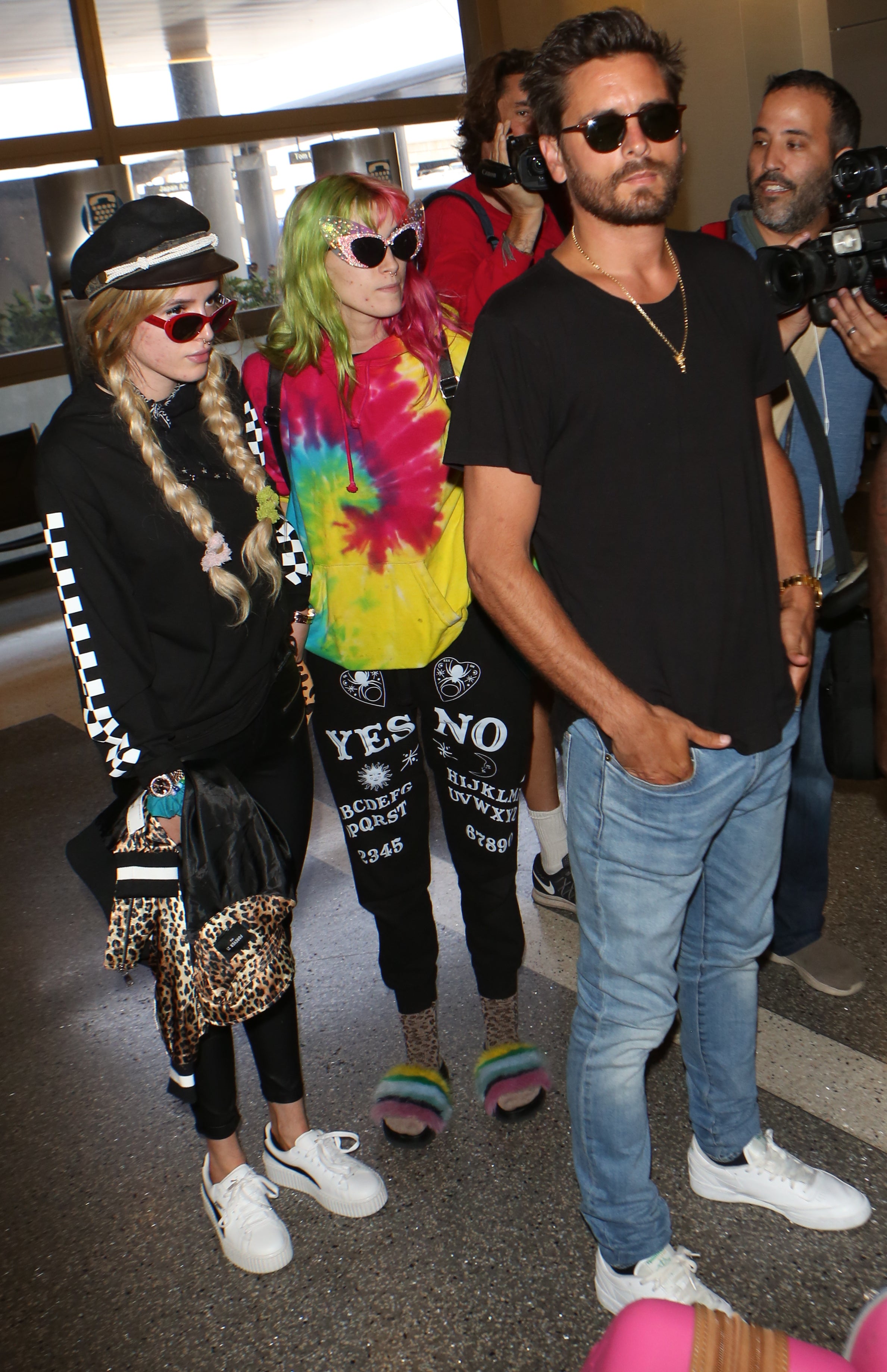 Scott Disick and Bella Thorne Spotted Together at LAX -- See the Pic! | Entertainment ...2377 x 3679