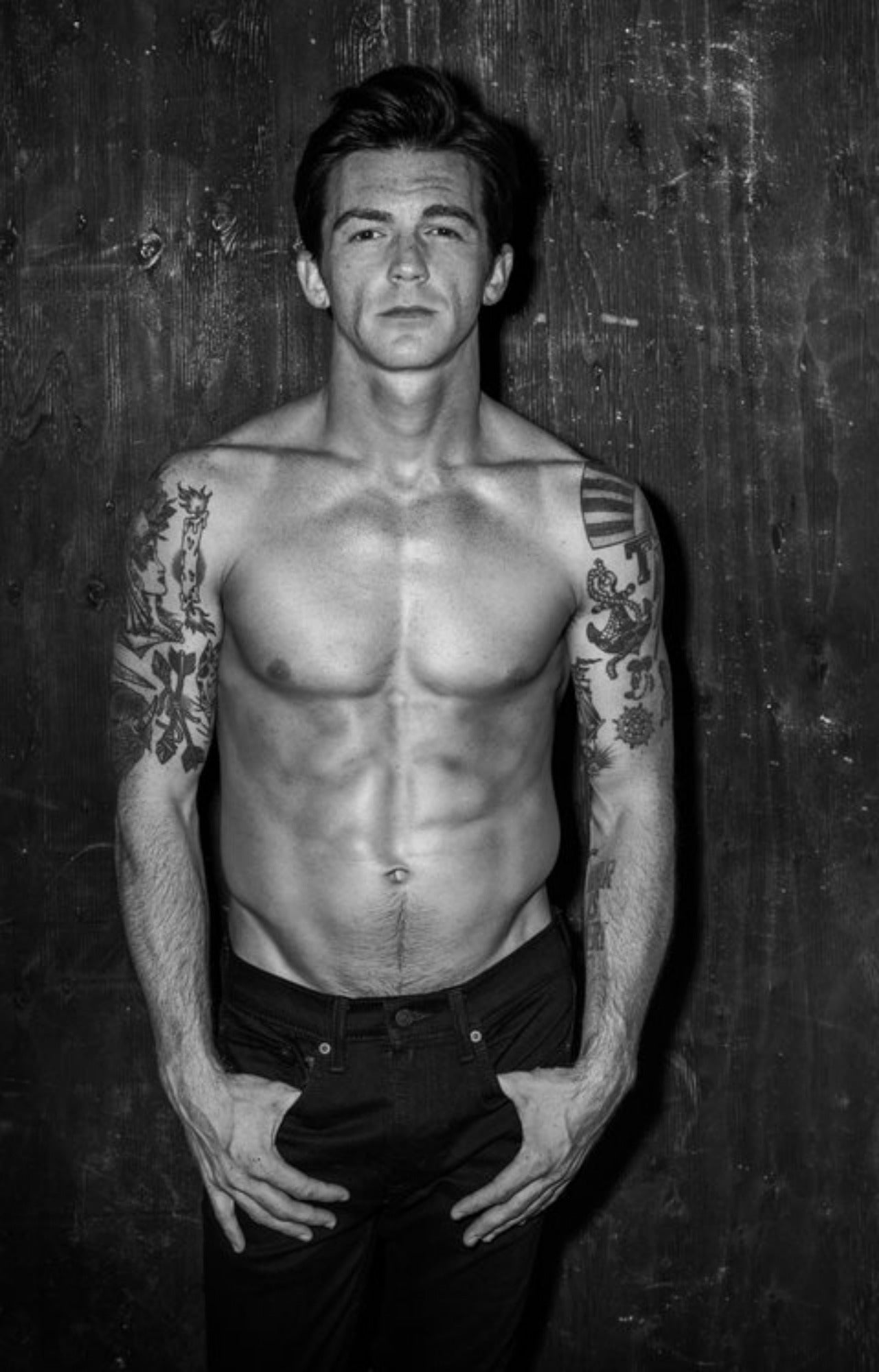 Drake Bell Shows Off Six-Pack Abs Amid Feud With 'Drake & Josh' Co-Star