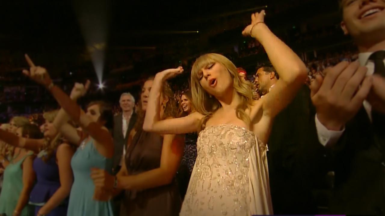 Taylor Swift's Dancing Makes Us Love Her Even More! Entertainment Tonight