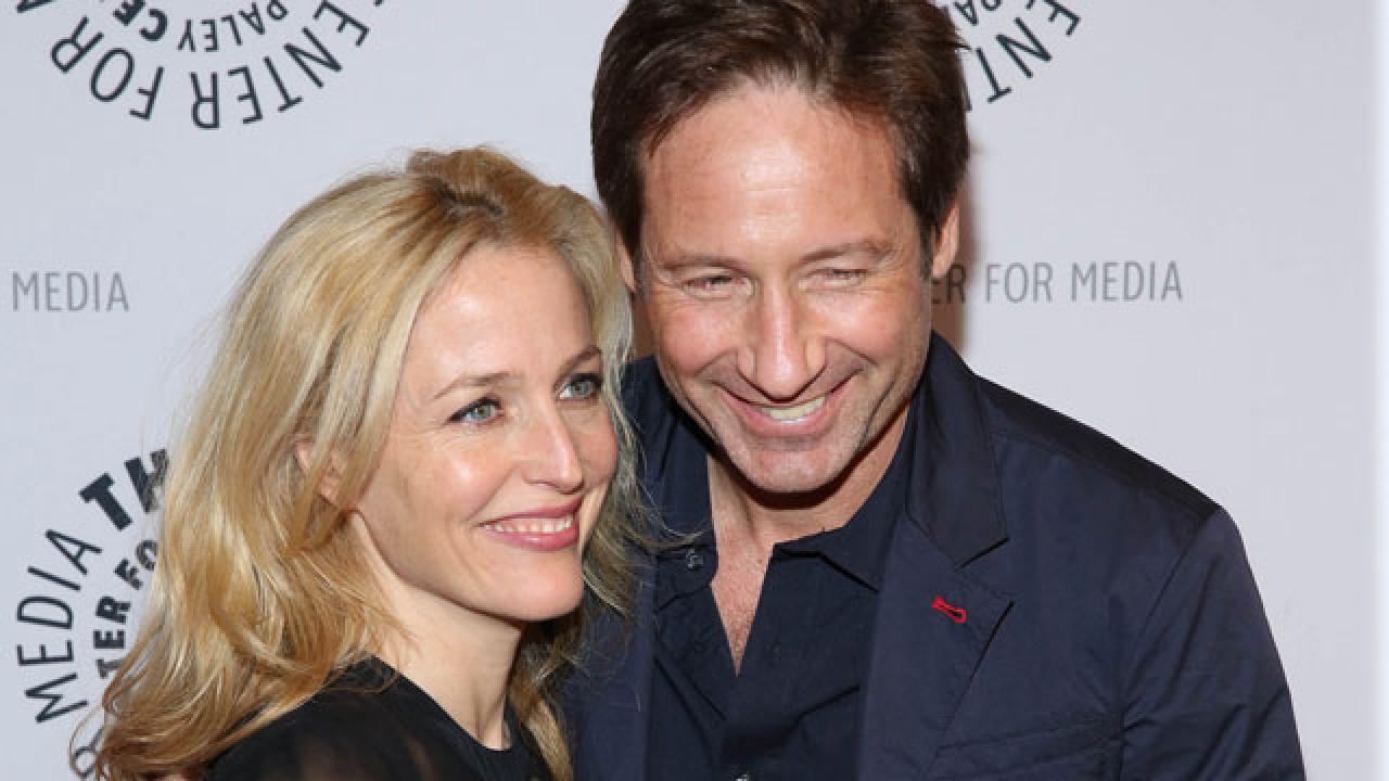 David Duchovny & Gillian Anderson Spotted Kissing on the Set of 'X-Files' Revival