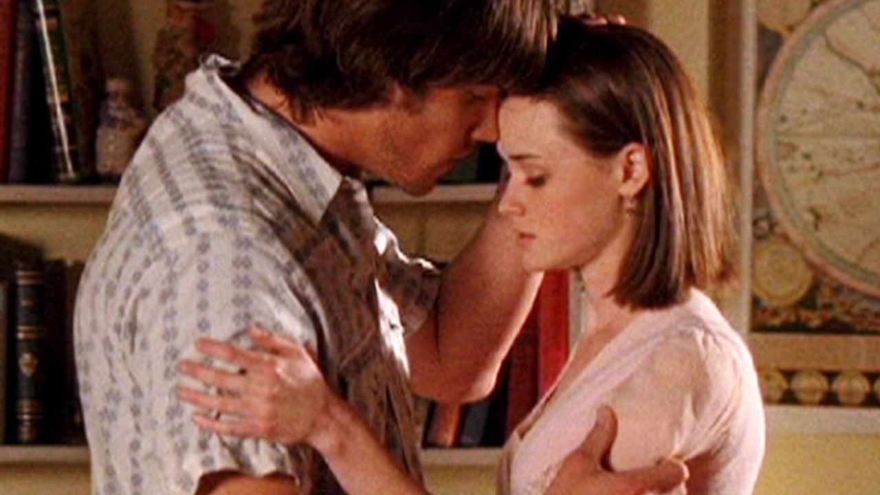 'Spoiler Alert! 'Gilmore Girls' Star Reveals Big Hint About Rory's Love