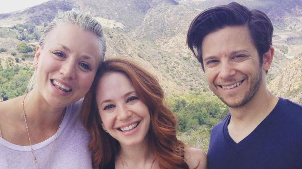 Kaley Cuoco Reunites With '8 Simple Rules' Castmates and Remembers John