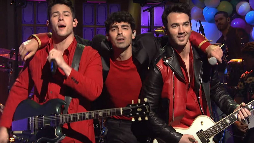 Jonas Brothers perform live on 'Saturday Night Live'