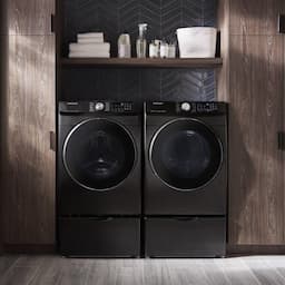 Samsung's Top-Rated Washer and Dryer Set Is $1,500 Off Right Now