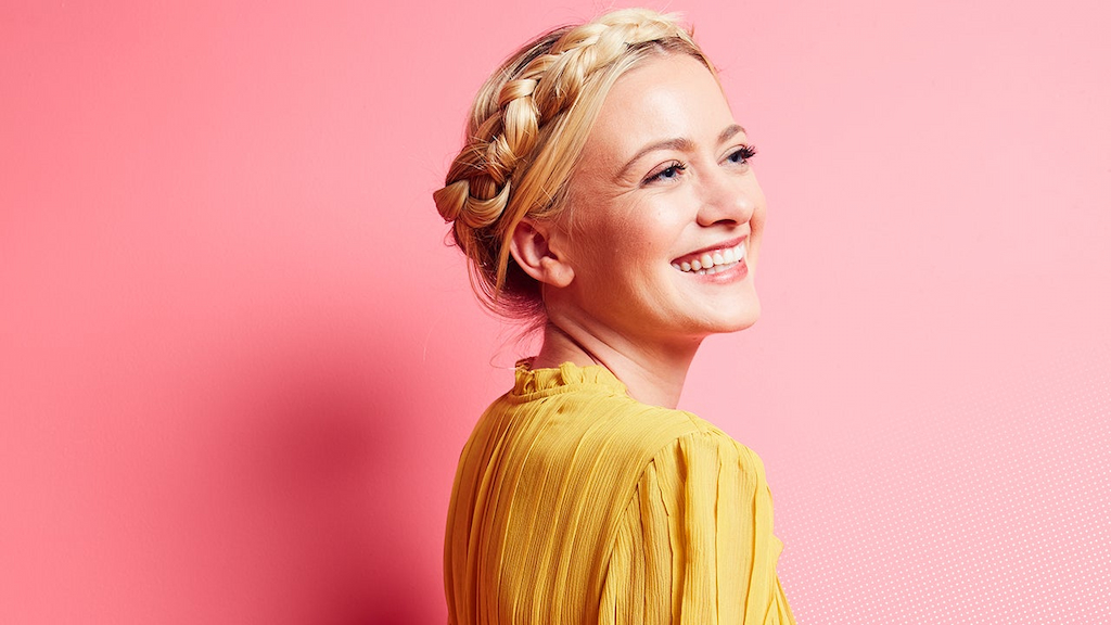 Meredith Hagner Features