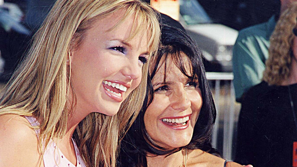 Britney Spears & her mom, Lynne Spears at the 1999 Teen Choice Awards in Los Angeles.