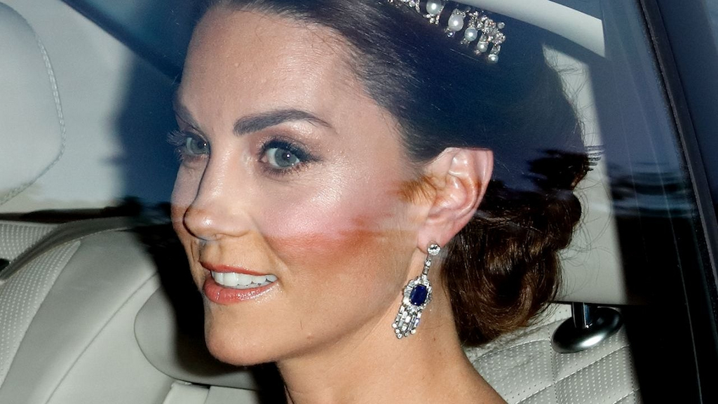 Kate Middleton arrives at State Dinner