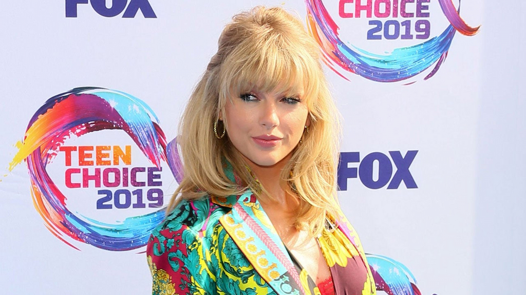 Taylor Swift at the 2019 Teen Choice Awards 