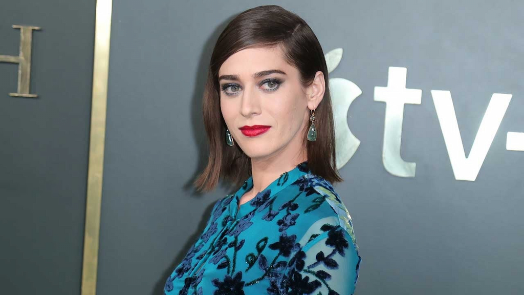 lizzy caplan at truth be told premiere
