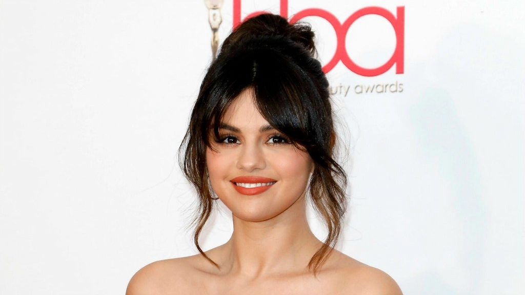 Selena Gomez Hollywood Beauty Awards 2020