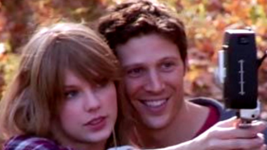 Taylor Swift Zach Gilford Ours