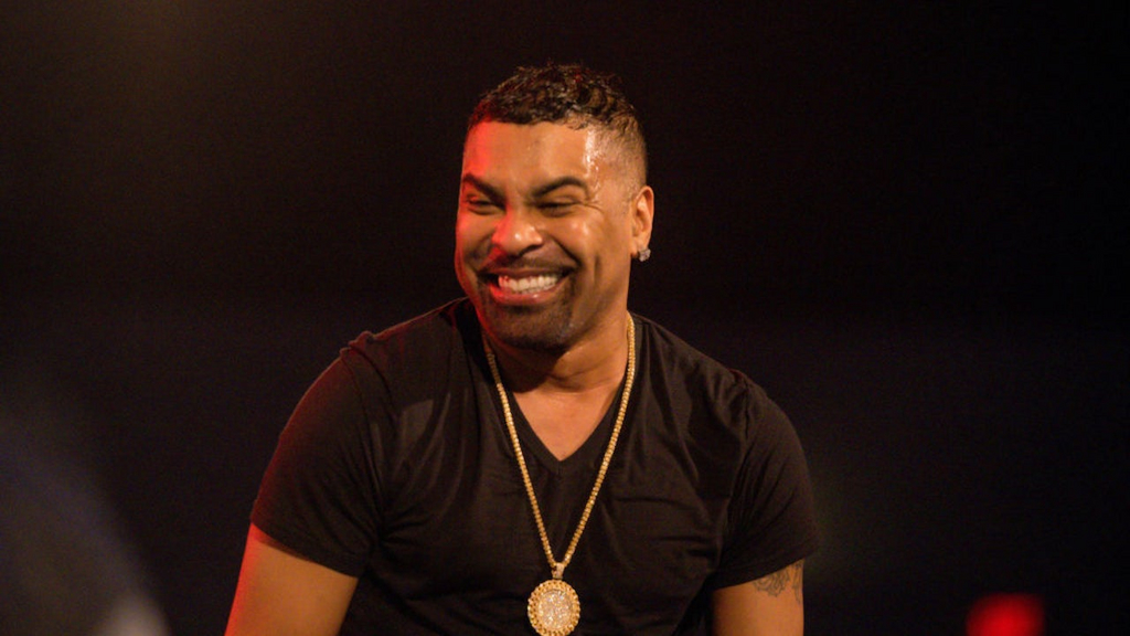 Ginuwine performs on stage at Arena Theatre on December 10, 2022 in Houston, Texas.