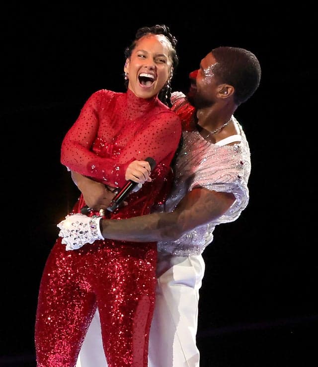 Usher and Alicia Keys perform my boo