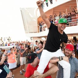 Donnie Wahlberg Smashes Guinness World Record for Most Selfies Taken in 3 Minutes - See the Video!