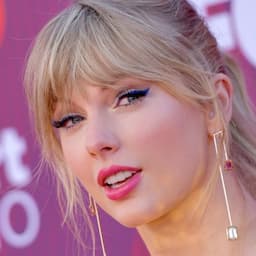 Taylor Swift Debuts Fun Pink Hair at 2019 iHeartRadio Music Awards