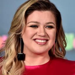 Kelly Clarkson 'Bawling' Over Sweet Birthday Message From Husband and Kids After 'Rough Week' 