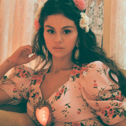 Selena Gomez Debuts New Spanish-Language Single 'De Una Vez'