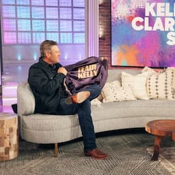 Watch Blake Shelton Get Caught Mid-Lie by Kelly Clarkson