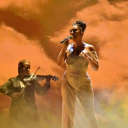 Kali Uchis Gives Epic 'Telepatía' Performance at Premios Juventud