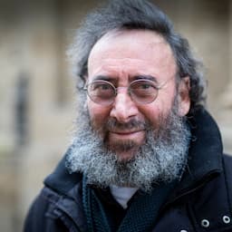 Sir Antony Sher, Acclaimed Shakespearean Actor, Dead at 72
