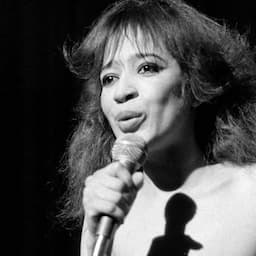 Ronnie Spector, Ronettes Lead Singer and '60s Music Icon, Dead at 78
