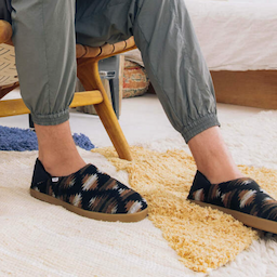 Take 30% Off Hundreds of Boots & Espadrilles During TOMS' Holiday Sale