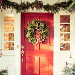 The Best Holiday Wreaths on Sale at Wayfair’s Black Friday