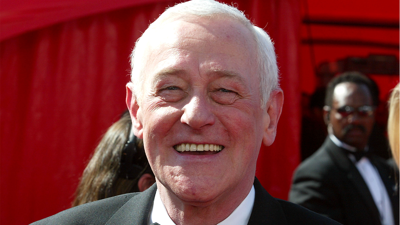 John Mahoney Wife