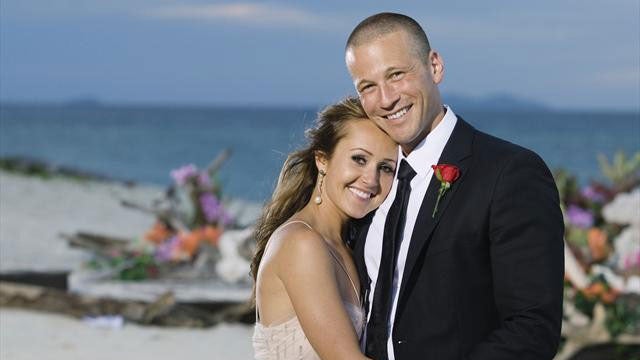 Bachelorette' Wedding Full of Love, No Red Roses | Entertainment Tonight Bachelorette' Wedding Full of Love, No Red Roses | Entertainment Tonight