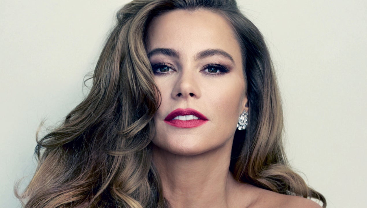 Sofia Vergara Goes Topless for 'Vanity Fair': 'I Wish I Had Fake Boobs' |  Entertainment Tonight