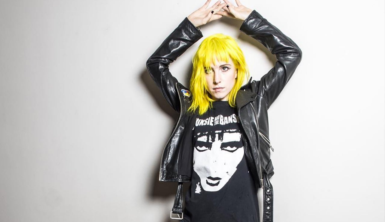 30 HQ Photos Hayley Williams Black Hair - Hayley Williams Of Paramore S Best Hair Colors Cuts And Styles See Photos Allure