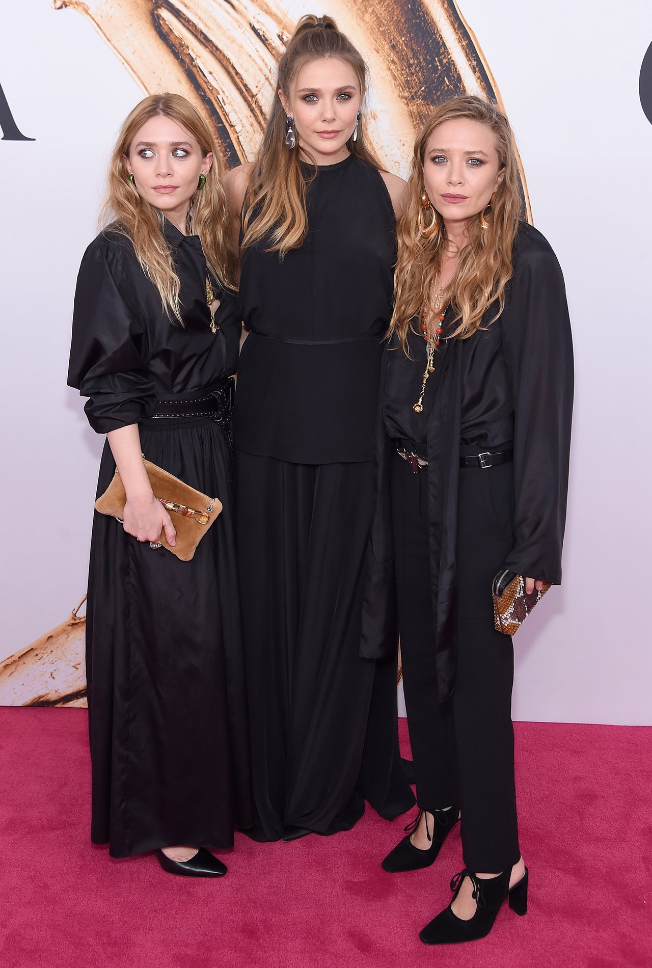 Mary-Kate and Ashley Olsen Attend Rare Outing With Sister Elizabeth ...