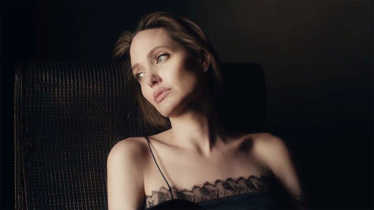 Angelina Jolie Opens Up About Her Late Mother and How She Influenced Her  Stunning Beauty Campaign | Entertainment Tonight, image size:1280x720