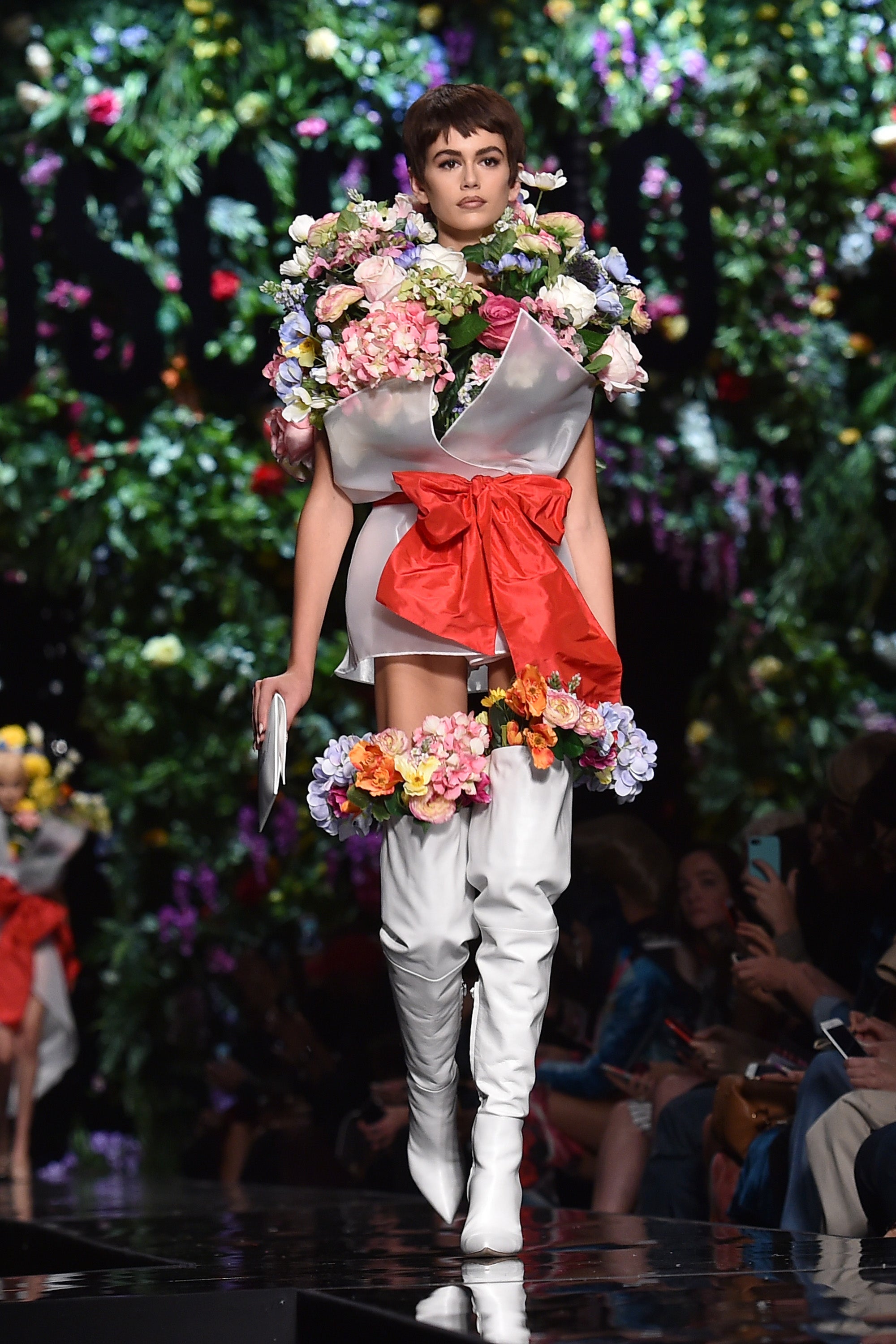 Kaia Gerber and Gigi Hadid Flaunt Their Flower Power at Moschino ...
