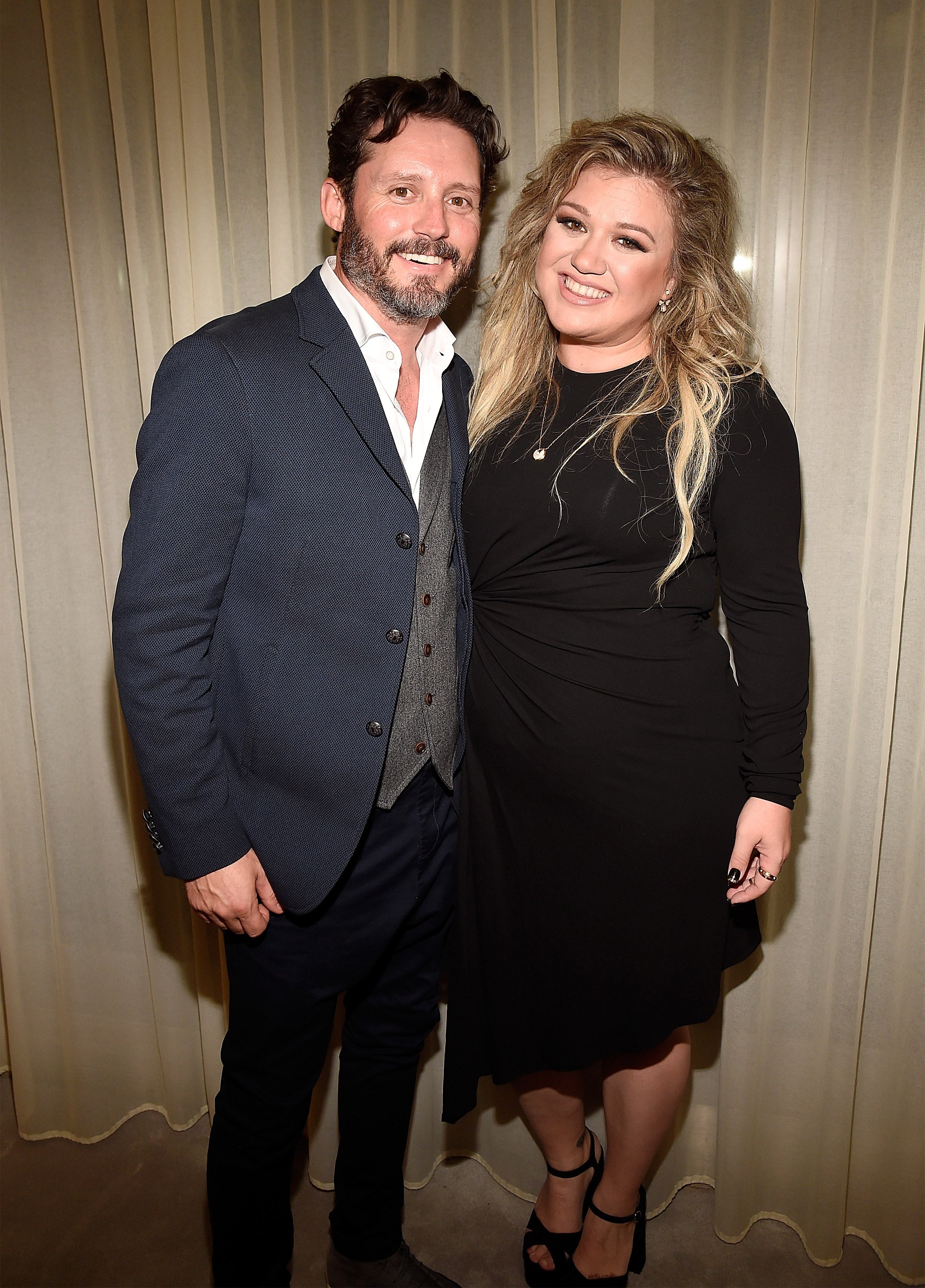 Kelly Clarkson and Husband Brandon Blackstock Share Romantic, Awkward Backseat Date in New Carpool Karaoke Entertainment Tonight