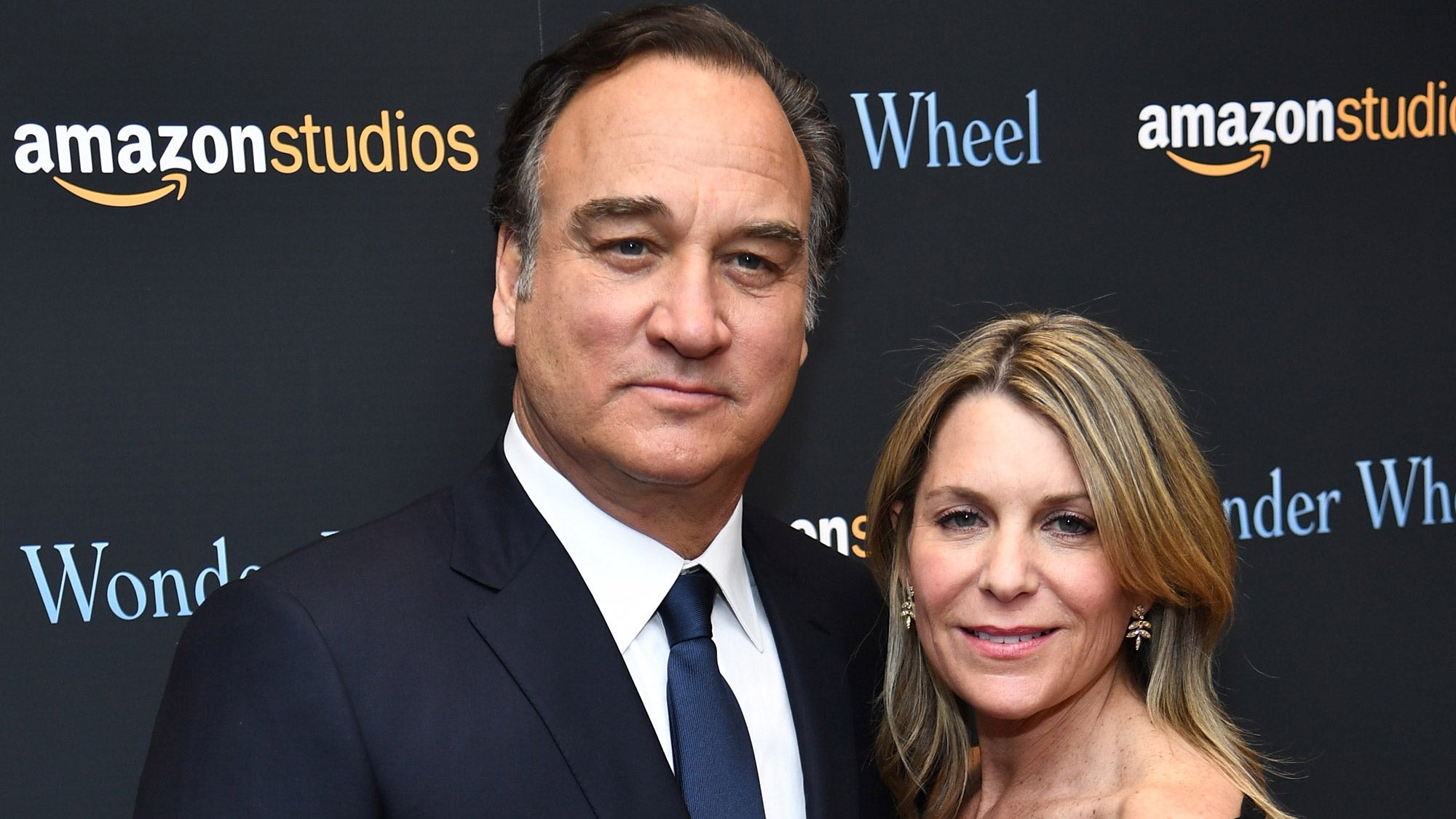 Jim Belushi's Wife Files for Divorce After Nearly 20 Years of Marriage, image size:2000x1125