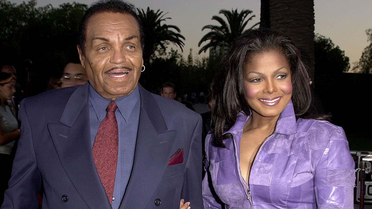 Janet Jackson and her father, Joe Jackson, in 2000