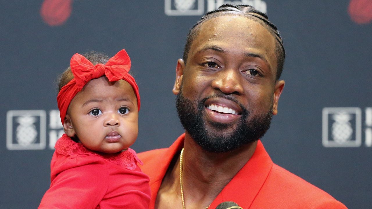 Dwyane Wade And Gabrielle Union S Daughter Adorably Steals The Show At His Last Home Game Entertainment Tonight