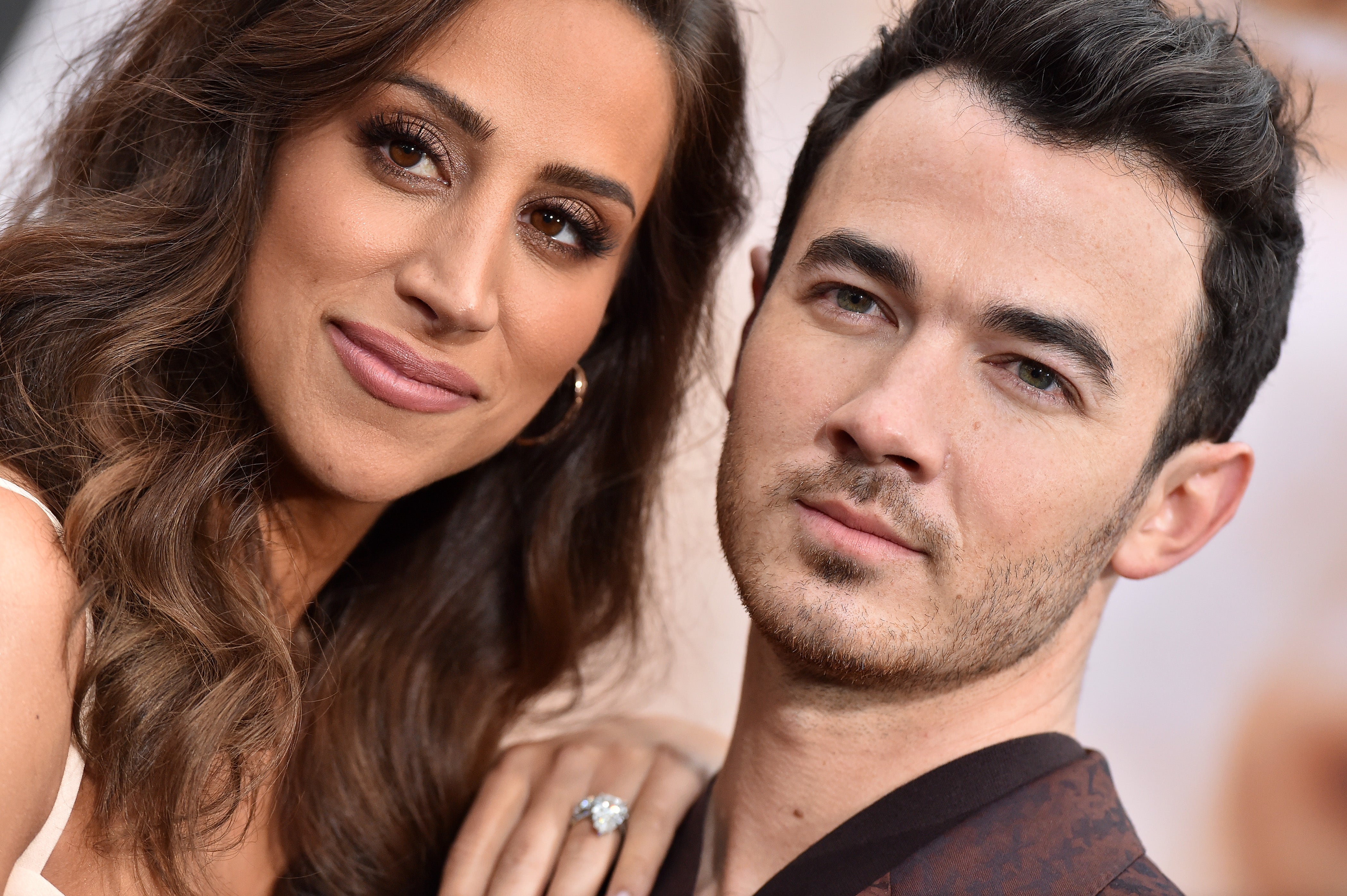 Kevin Jonas pays tribute to wife for 8th anniversary - 8days