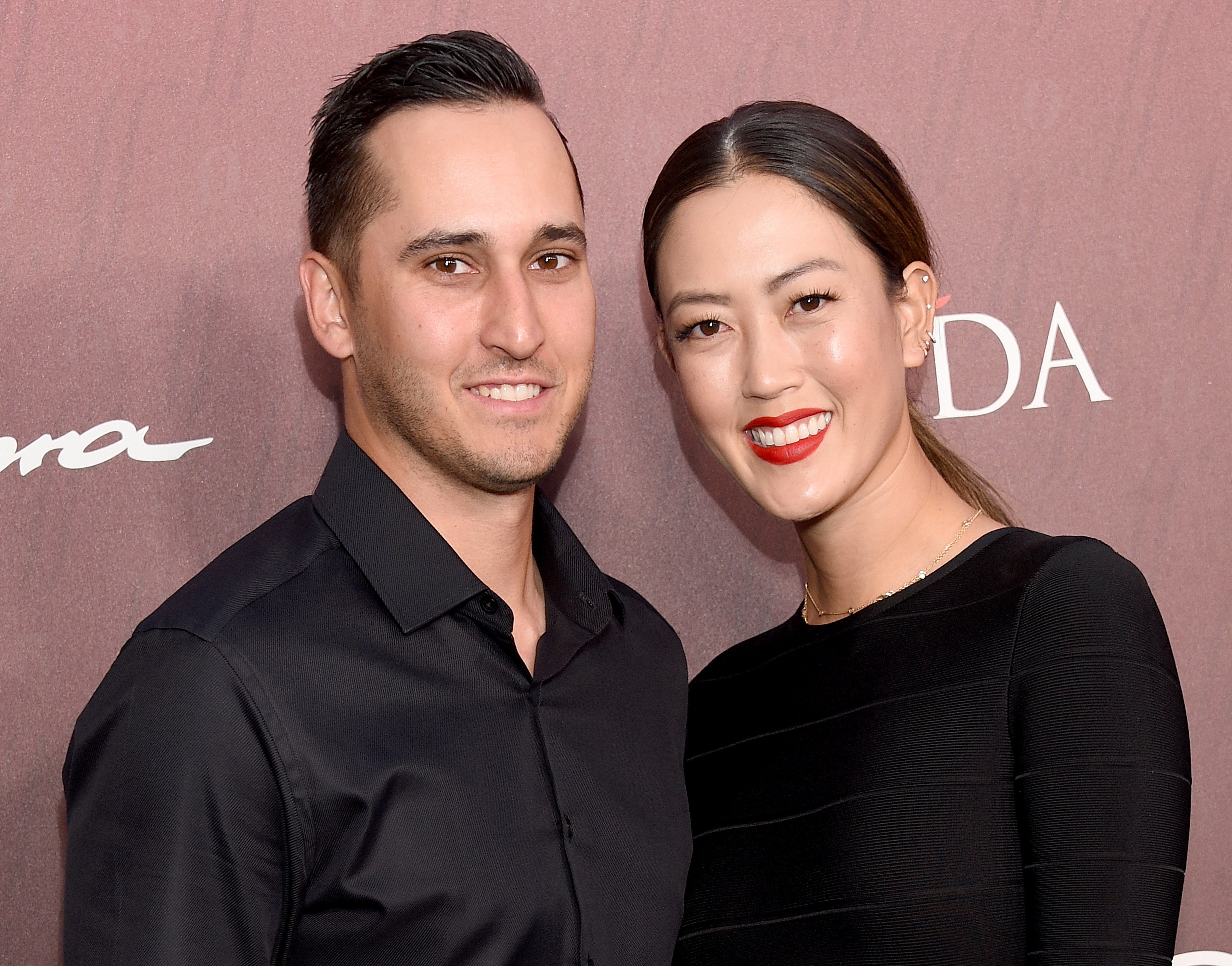 Michelle Wie Is Pregnant With First Child See The Pro Golfer S Sweet Announcement Entertainment Tonight