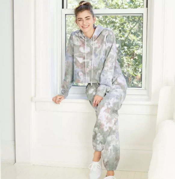 Wild Fable Cropped Hoodie & High-Rise Vintage Jogger Sweatpants in Blue/Gray Tie-Dye
