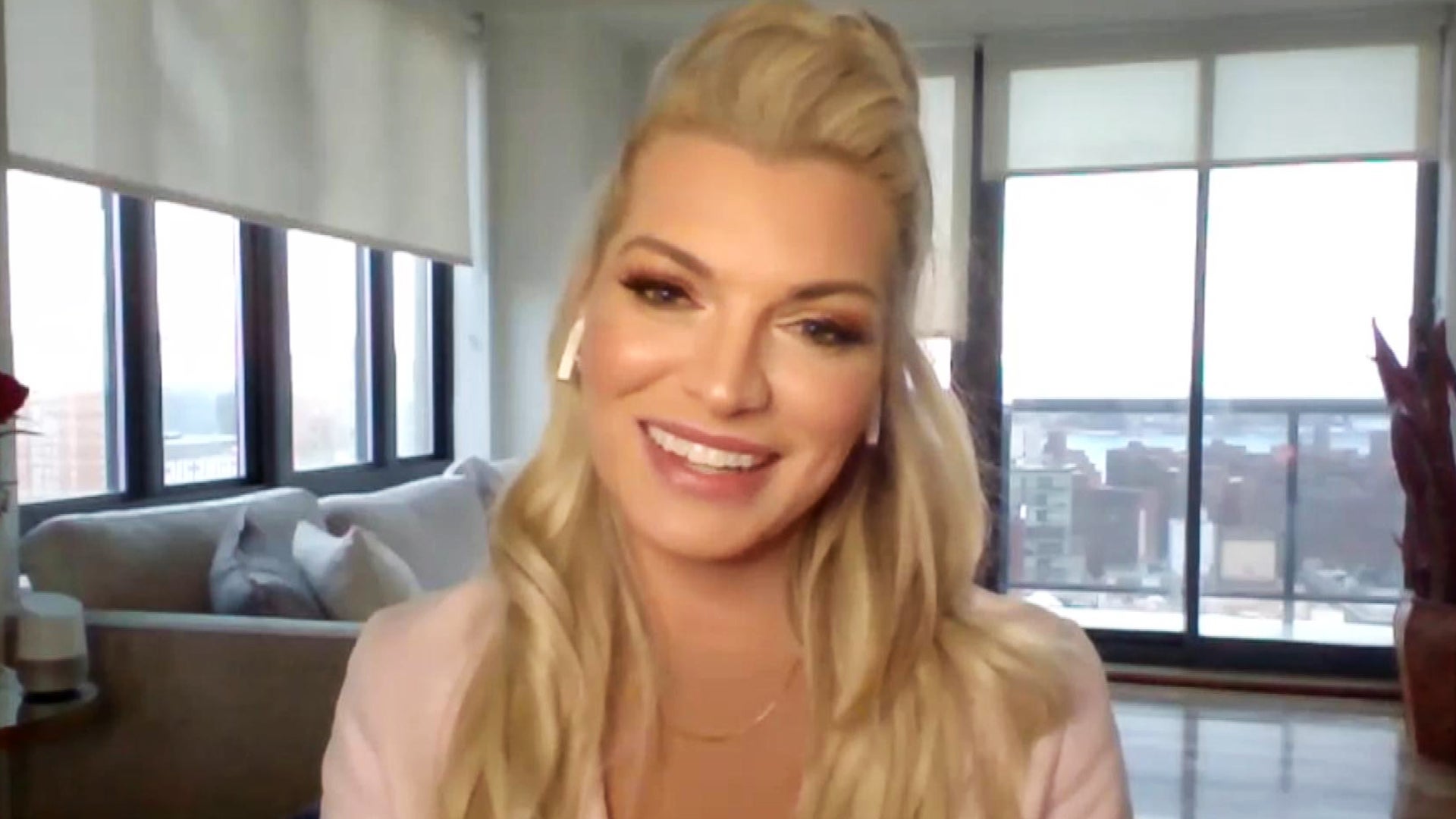 Summer House S Lindsay Hubbard On Her Breakup The Hannah Luke Saga And More Season 5 Drama Exclusive Entertainment Tonight