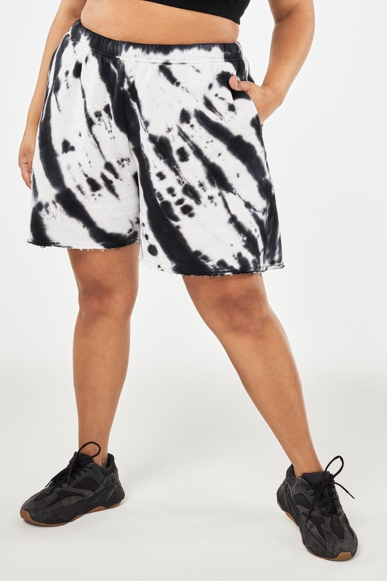 Khloé Kardashian's Leggings are $50 Off 