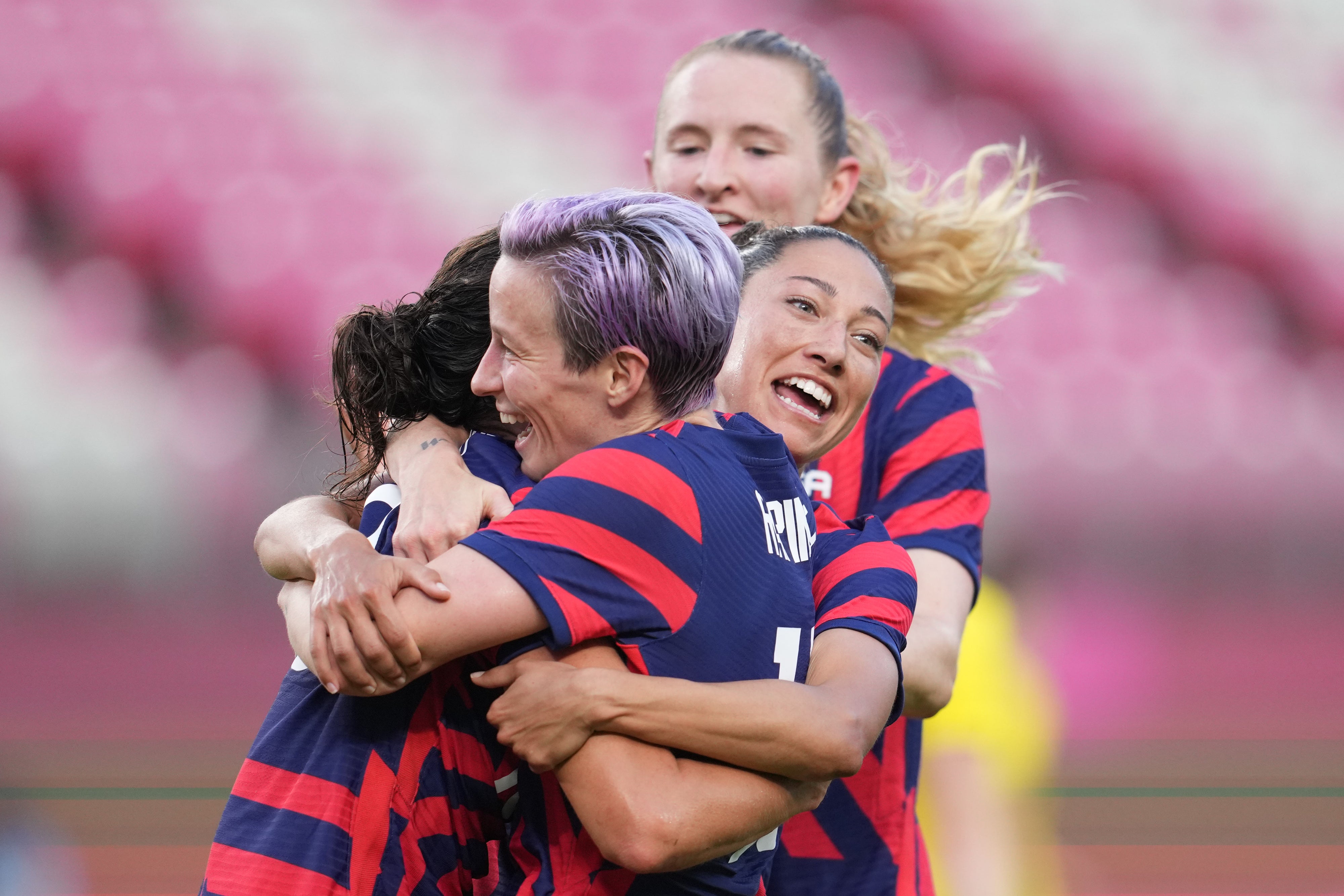 U S Women S Soccer Team Win Bronze Medal After Beating Australia In Tokyo Olympics Entertainment Tonight