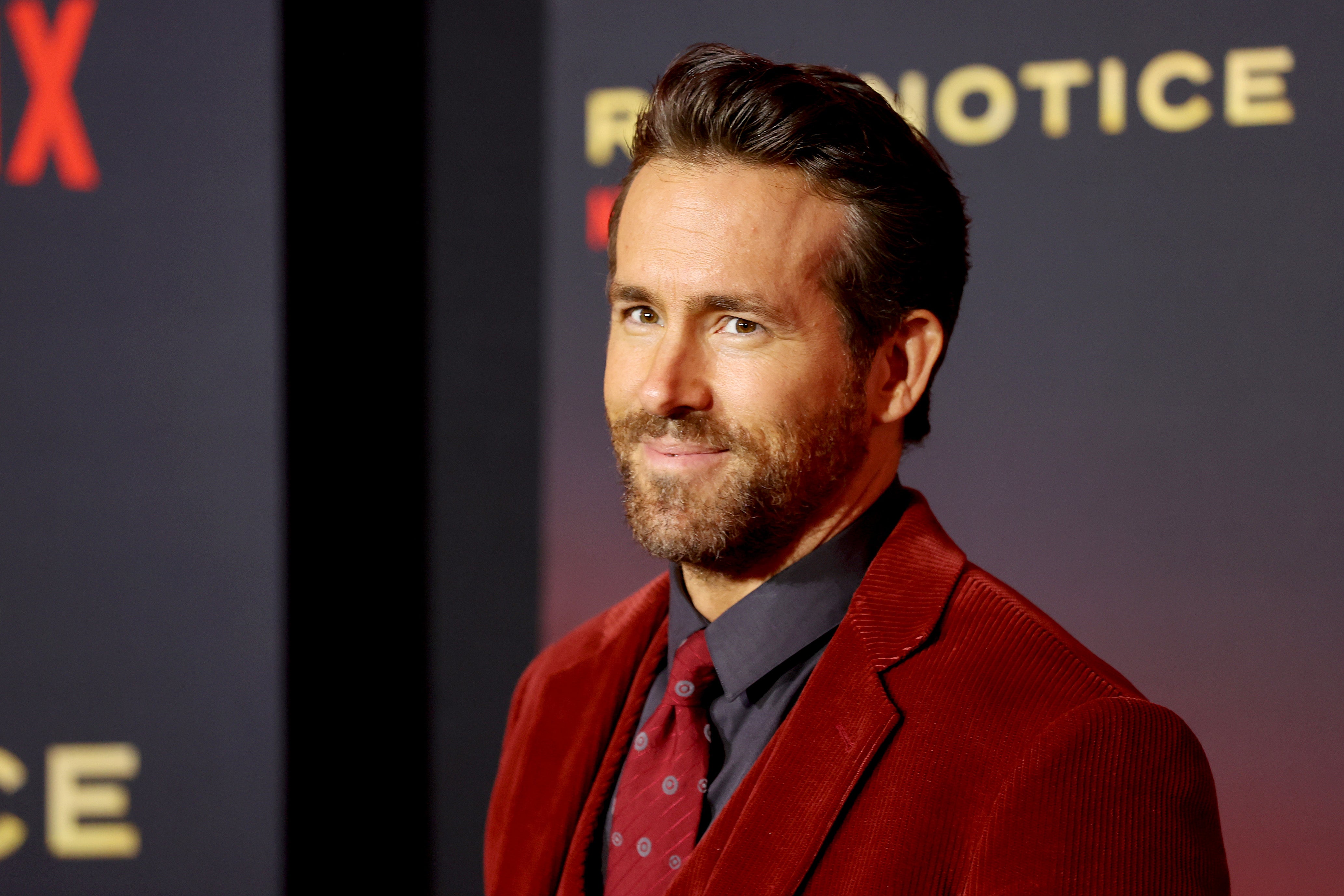 Ryan Reynolds Video Interview - Watch Red Notice Star Discuss Marvel's  Post-Credits Scenes