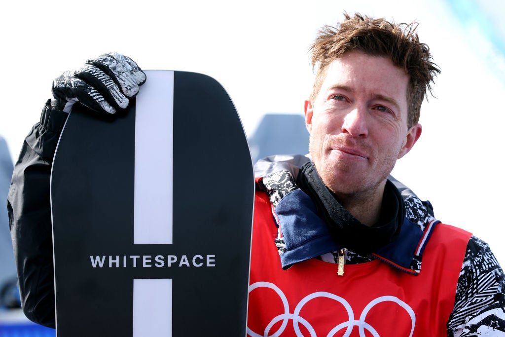 Shaun White unveils Louis Vuitton snowboard to honor the late