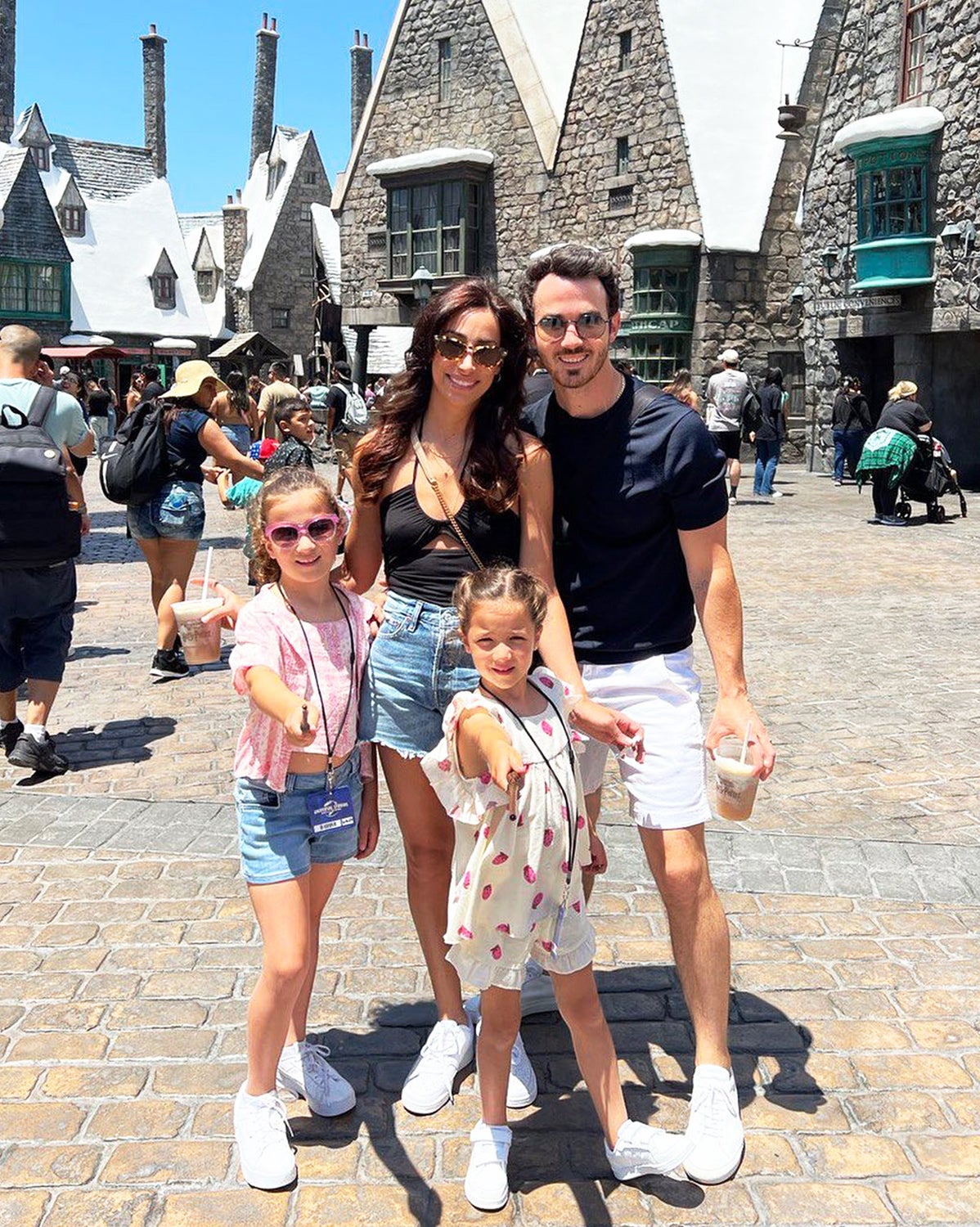 Kevin And Danielle Jonas Daughter